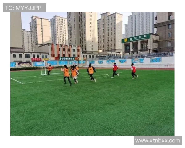 幼儿足球队快乐训练瞬间展现小小运动员的激情与团队精神 幼儿足球队快乐训练瞬间展现小小运动员的激情与团队精神